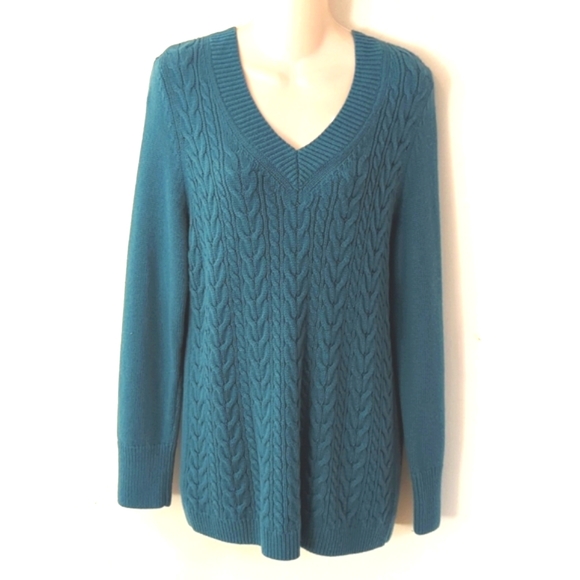 Talbot V-Neck Cable Knit Sweater - Picture 4 of 16